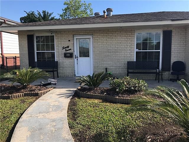 1st image of 97 Elaine Dr
