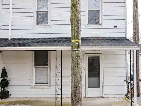 52 E Constitution Ave, Spring Grove, PA 17362