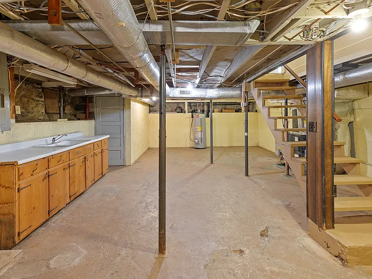 3228 Lakeshore Dr — Photo 40