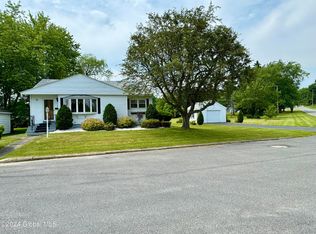 20 Johnathan Ln, Amsterdam, NY 12010