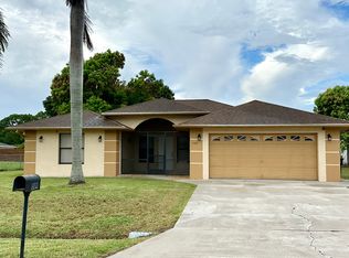 1589 SE Minorca Ave, Port Saint Lucie, FL 34952