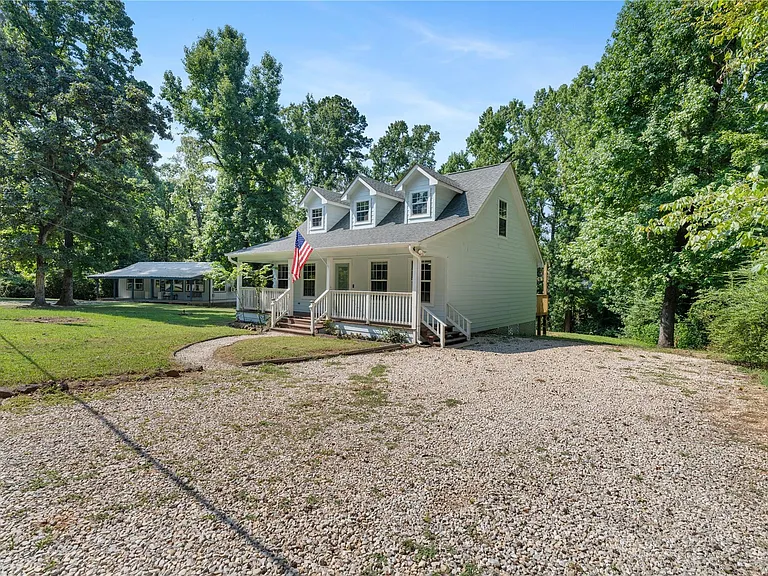 293 Commodore Dr — Photo 38