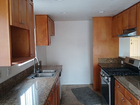 3rd image of 1760 Temple Ave APT C