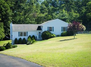 12 Hockanum Glen Rd, Beacon Falls, CT 06403