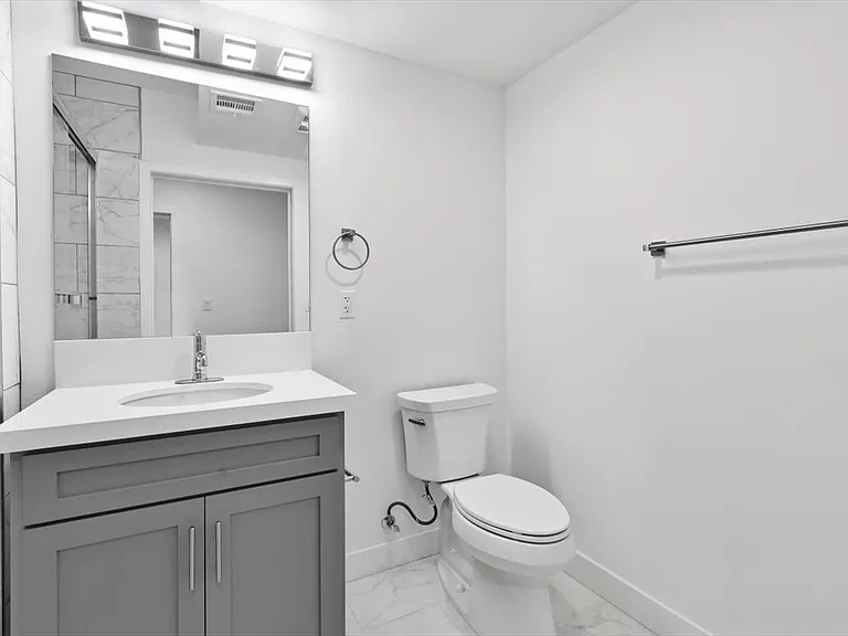 10609 S Inglewood Ave — Photo 22