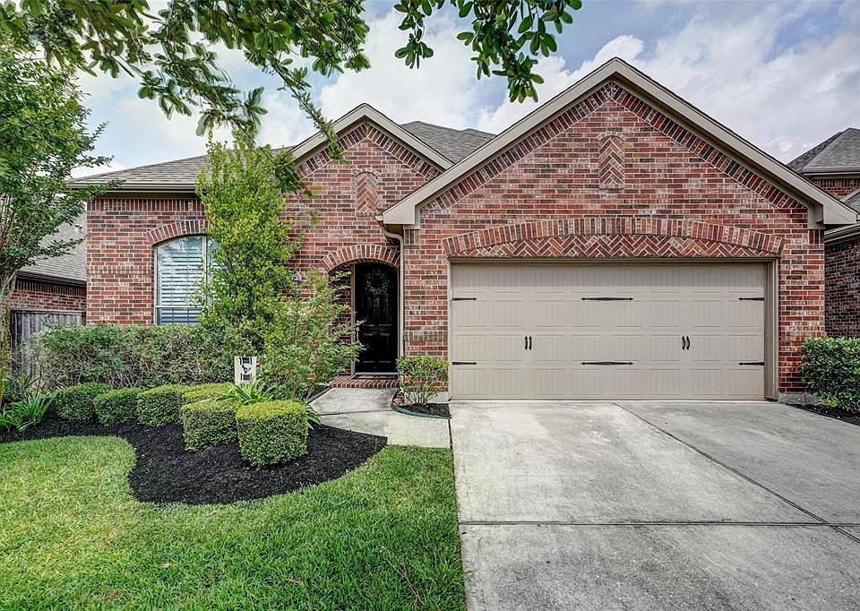 1st image of 6927 Sanders Hill Ln
