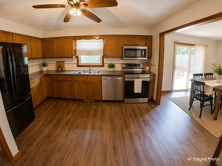 3027 Tamarak Dr — Photo 4