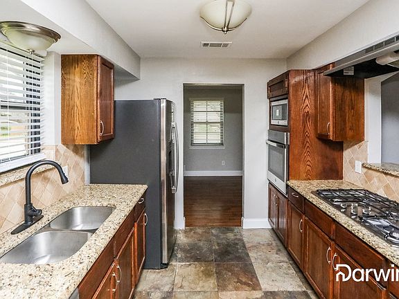 4th image of 8408 Londonderry Ln