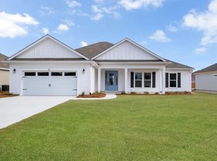 33 Springdale Dr, Crawfordville, FL 32327