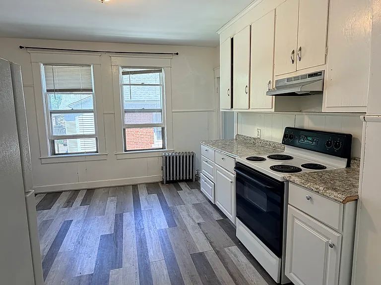 101 Grove St #2 — Photo 5