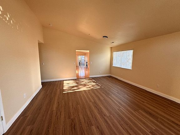 3rd image of 1077 Eagle Dr