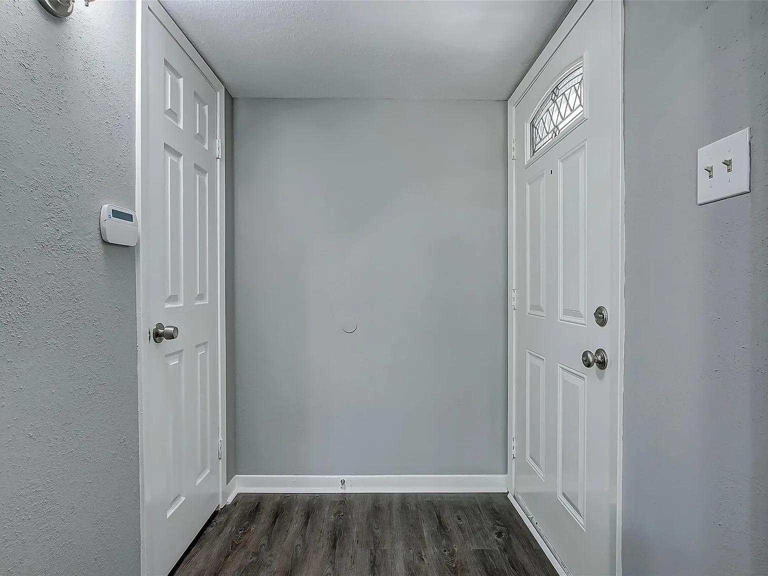 4 bed, 1274 sqft, $1,900 — Photo 4