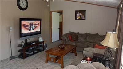 3rd image of 563 McCann Ln
