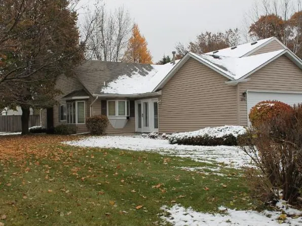 3711 Gershwin Ave N, Oakdale, MN 55128