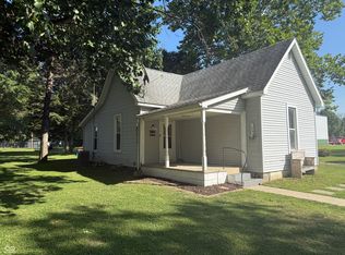 105 S Walnut St, Roachdale, IN 46172