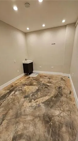 Studio, $4,000 — Photo 2