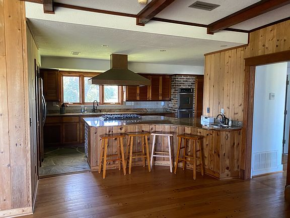 2nd image of 304 Interbay Ave