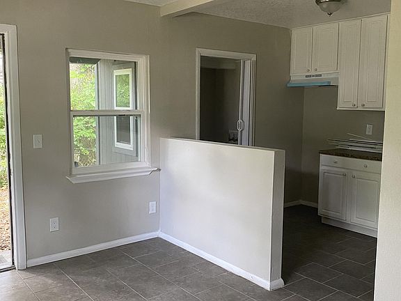 3rd image of 6330 Fabian Dr #1