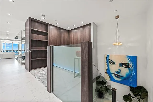1100 Biscayne Blvd #LPH6105 — Photo 24