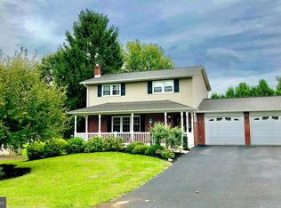 1940 Quigley Dr, Chambersburg, PA 17202