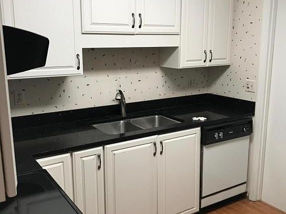 4th image of 525 N Halifax Ave #90