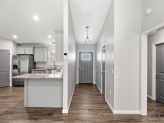 3rd image of 5622 Riviera Dr #0