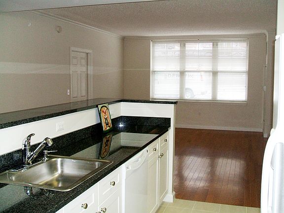 4th image of 300 Mamaroneck Ave APT 307