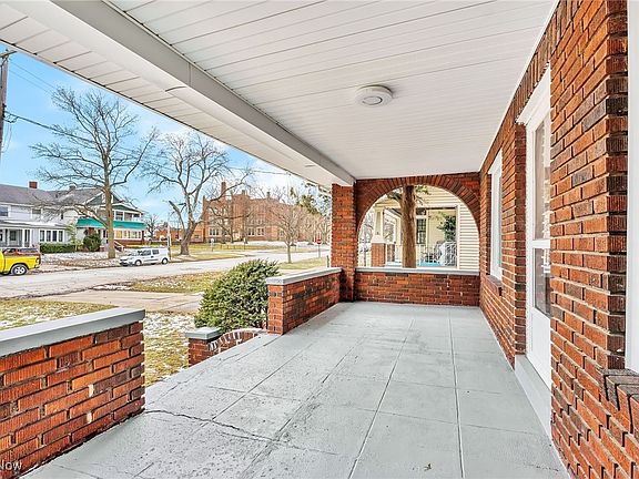 4th image of 10904 Parkhurst Dr
