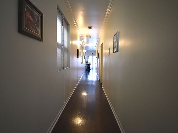 3rd image of 1565 N Hoyne Ave APT 3