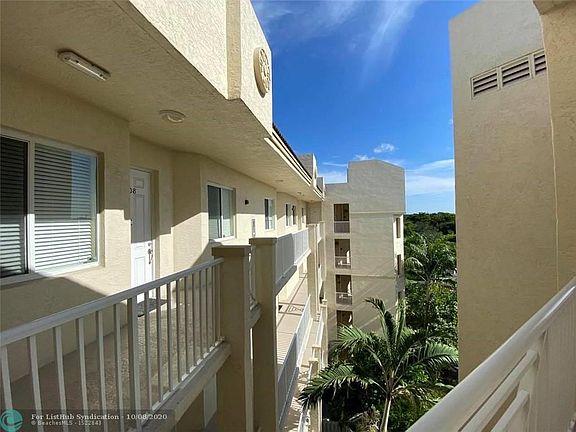 5th image of 3500 Oaks Clubhouse Dr APT 509