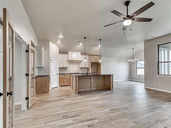 5th image of 8655 Kayce St