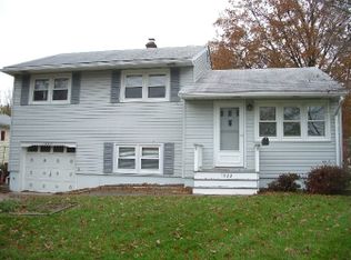 1022 Gallery Rd, Wilmington, DE 19805