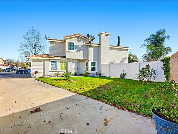 3rd image of 7639 Hillhurst Dr