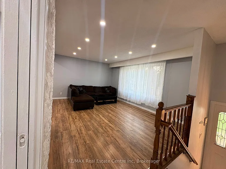 98 Marksam Rd — Photo 4