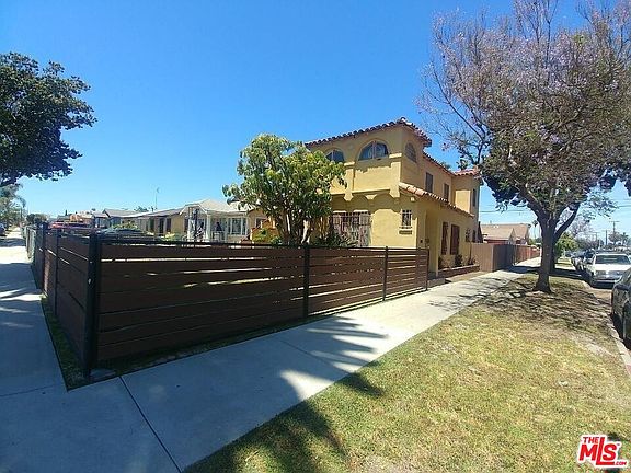 3rd image of 1601 W 69th St