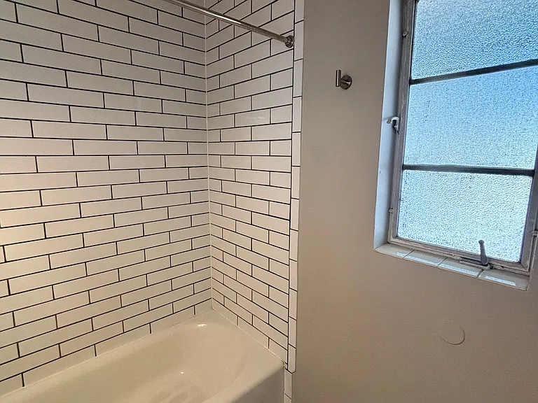 918 24th Ave N #12 — Photo 12