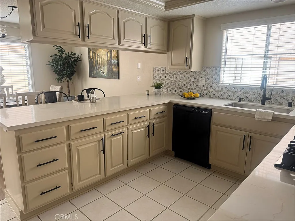 3 bed, 1610 sqft, $3,500 — Photo 4