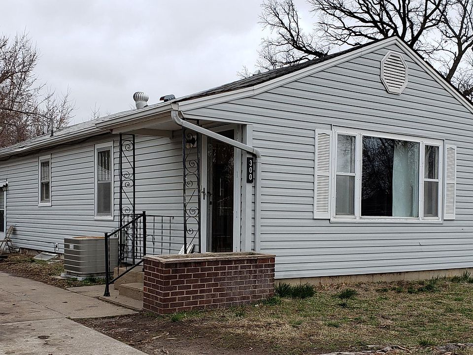 1st image of 300 W 25th Ave