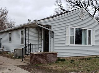 300 W 25th Ave, Hutchinson, KS 67502