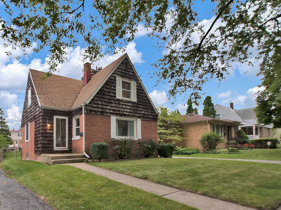 1st image of 1323 Mandel Ave