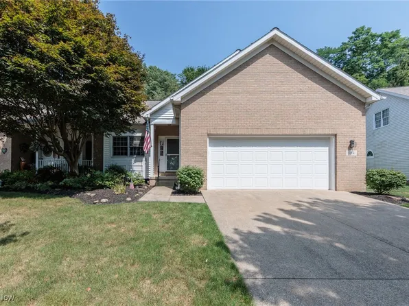 694 N Ridgecliff St, Tallmadge, OH 44278