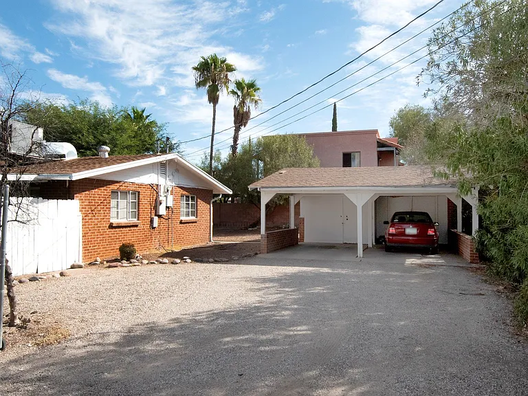 2402 E Copper St — Photo 18