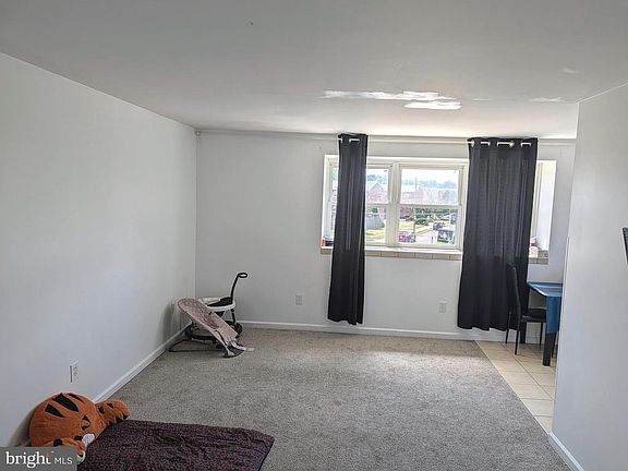 5th image of 10606 Evans St