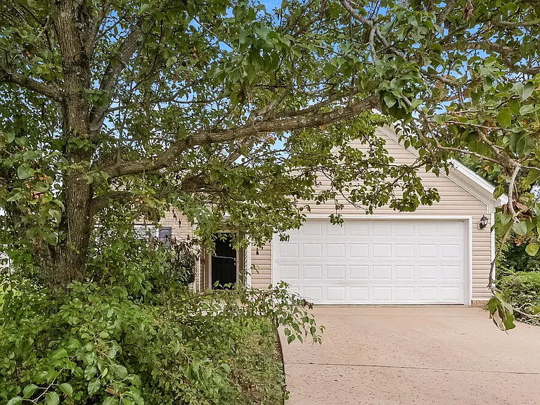 1413 Chesterbrook Ct — Photo 1