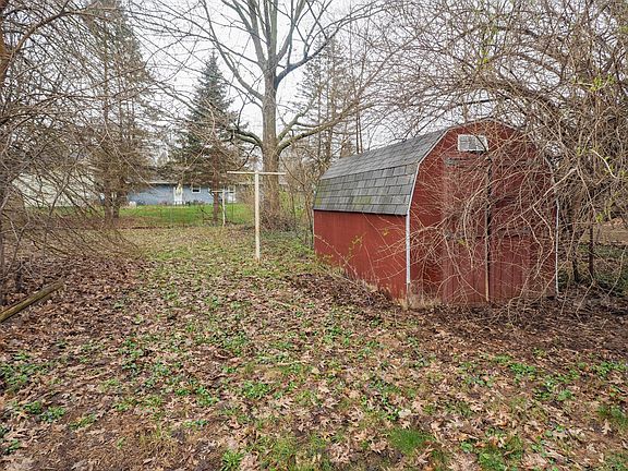 721 Piccadilly Rd-105