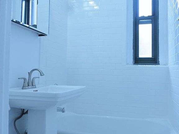 5th image of 515 E 78th St APT 6D