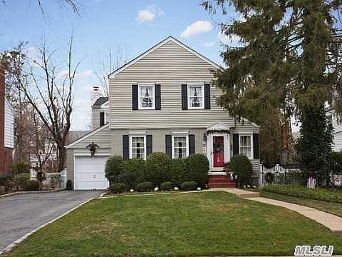 2nd image of 99 Willow St