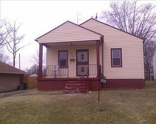 1st image of 2629 Fairport Ave