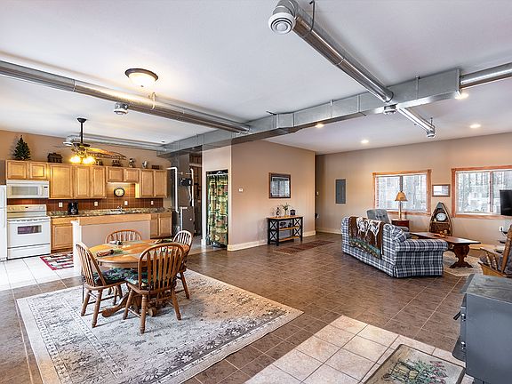 3rd image of 26458 Elkhorn Dr