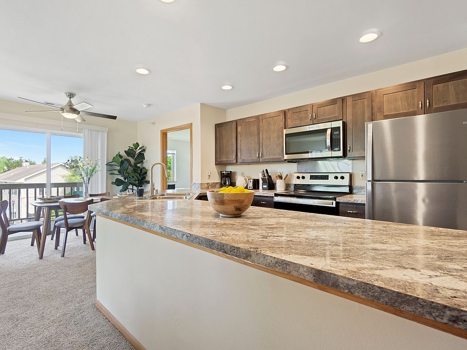 Saddlebrook Apartments Kitchen